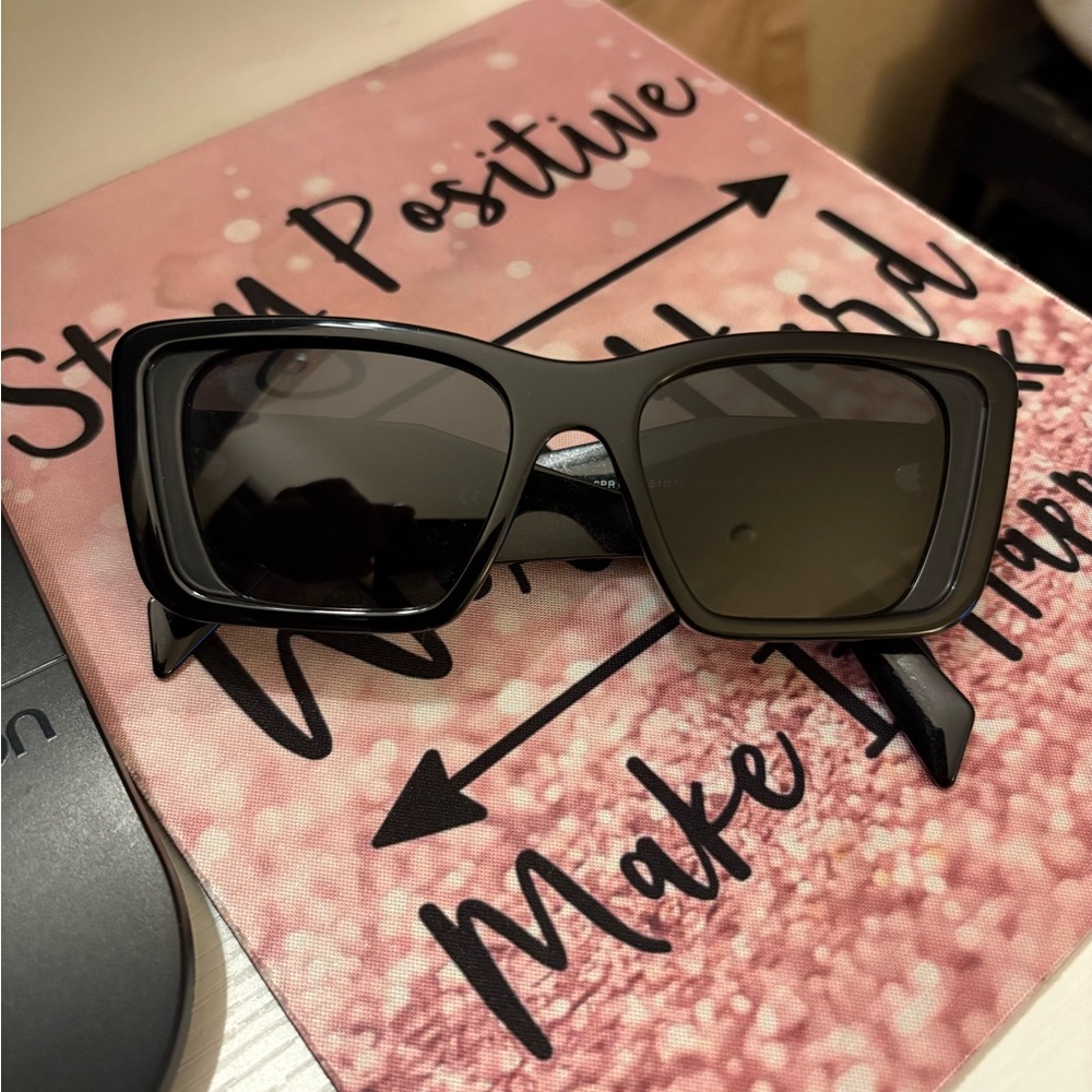 Prada-Stylish Black Square Sunglasses
